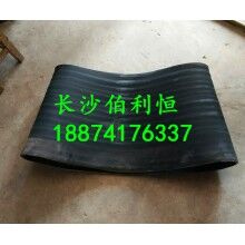 專業(yè)供應(yīng)攪拌機(jī)配件，中聯(lián)攪拌機(jī)配件，中聯(lián)HZS120P型下料斗膠桶